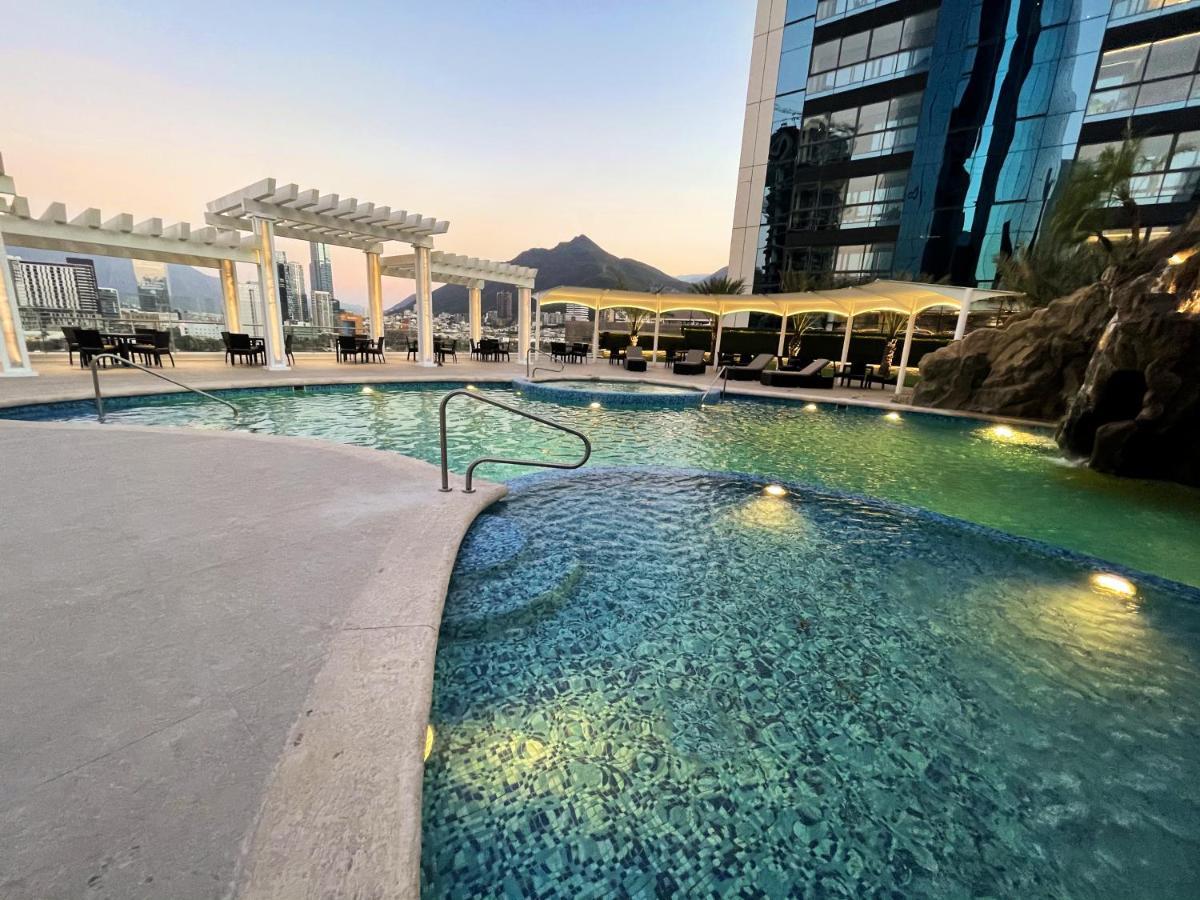 Safi Royal Luxury Metropolitan Hotel San Pedro Garza Garcia Exterior photo The pool at the Ritz-Carlton, Scottsdale