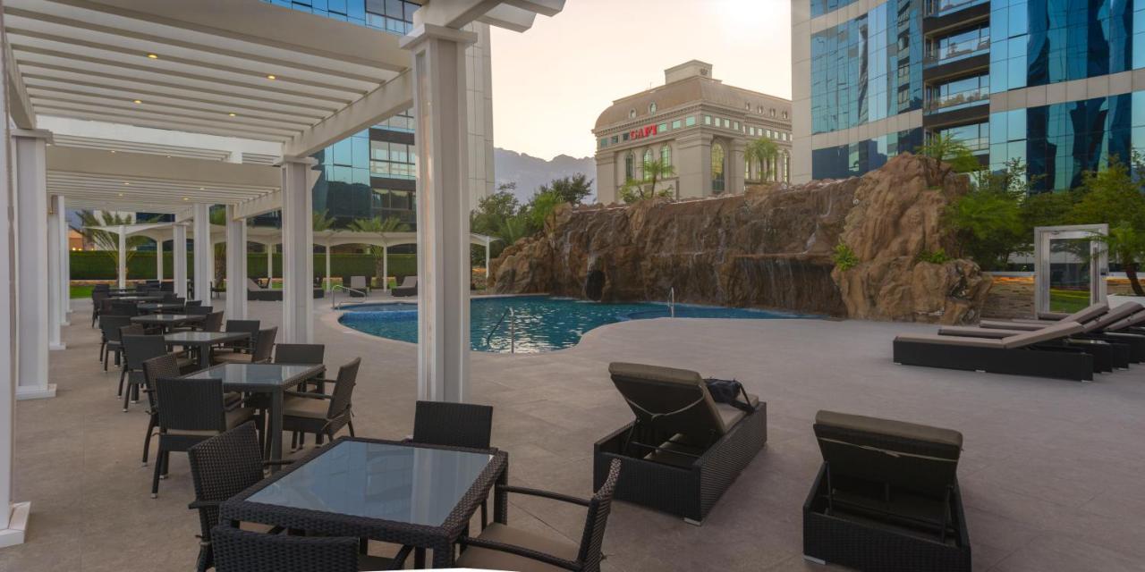Safi Royal Luxury Metropolitan Hotel San Pedro Garza Garcia Exterior photo The pool at the hotel