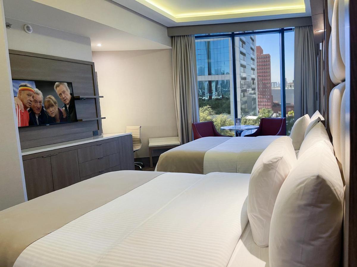 Safi Royal Luxury Metropolitan Hotel San Pedro Garza Garcia Exterior photo A room at the hotel