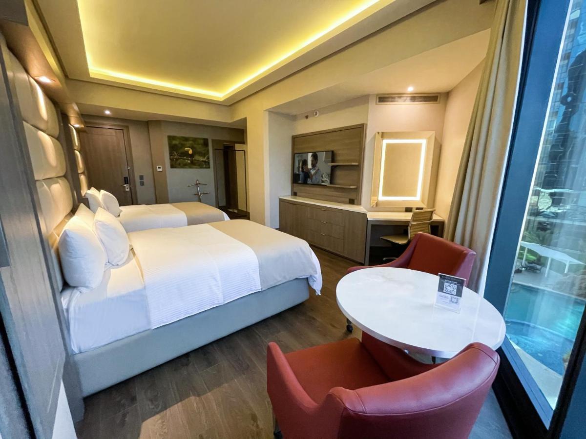 Safi Royal Luxury Metropolitan Hotel San Pedro Garza Garcia Exterior photo A room at the hotel