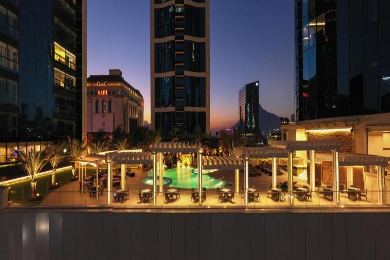 Safi Royal Luxury Metropolitan Hotel San Pedro Garza Garcia Exterior photo The pool at the Ritz-Carlton, Mexico City