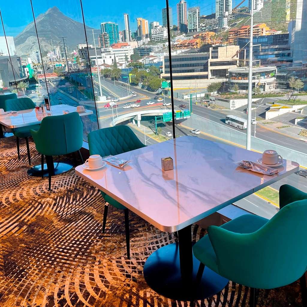 Safi Royal Luxury Metropolitan Hotel San Pedro Garza Garcia Restaurant photo Skyline Lounge at LAX
