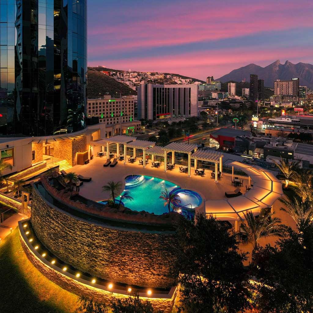 Safi Royal Luxury Metropolitan Hotel San Pedro Garza Garcia Facilities photo The pool at the JW Marriott Scottsdale Resort and Spa at Camelback Inn