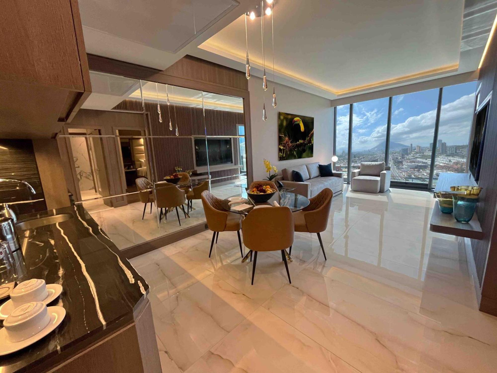 Safi Royal Luxury Metropolitan Hotel San Pedro Garza Garcia Exterior photo The interior of a penthouse at One River North