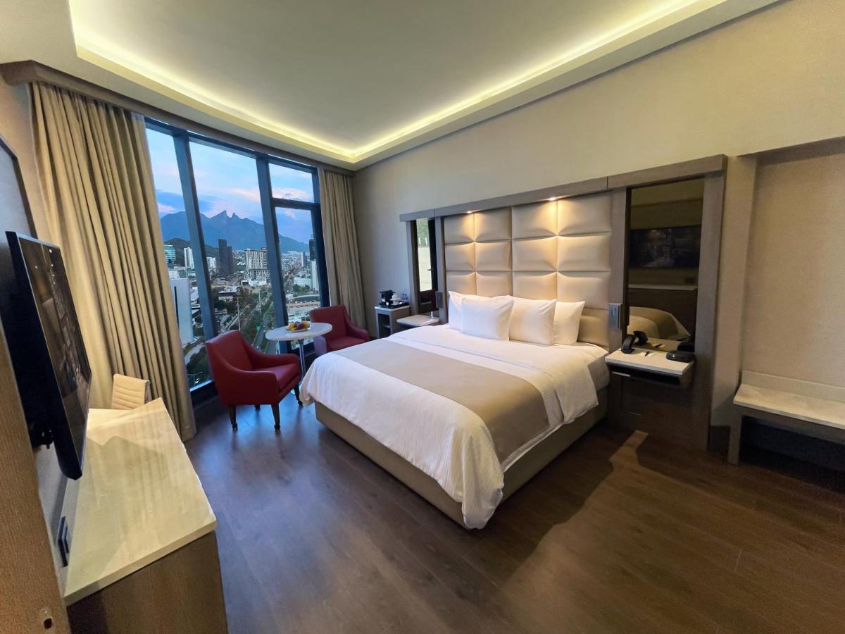 Safi Royal Luxury Metropolitan Hotel San Pedro Garza Garcia Exterior photo Deluxe room